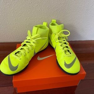 Nike JR Indoor Cleats SUPERFLY Club 2.5 Y